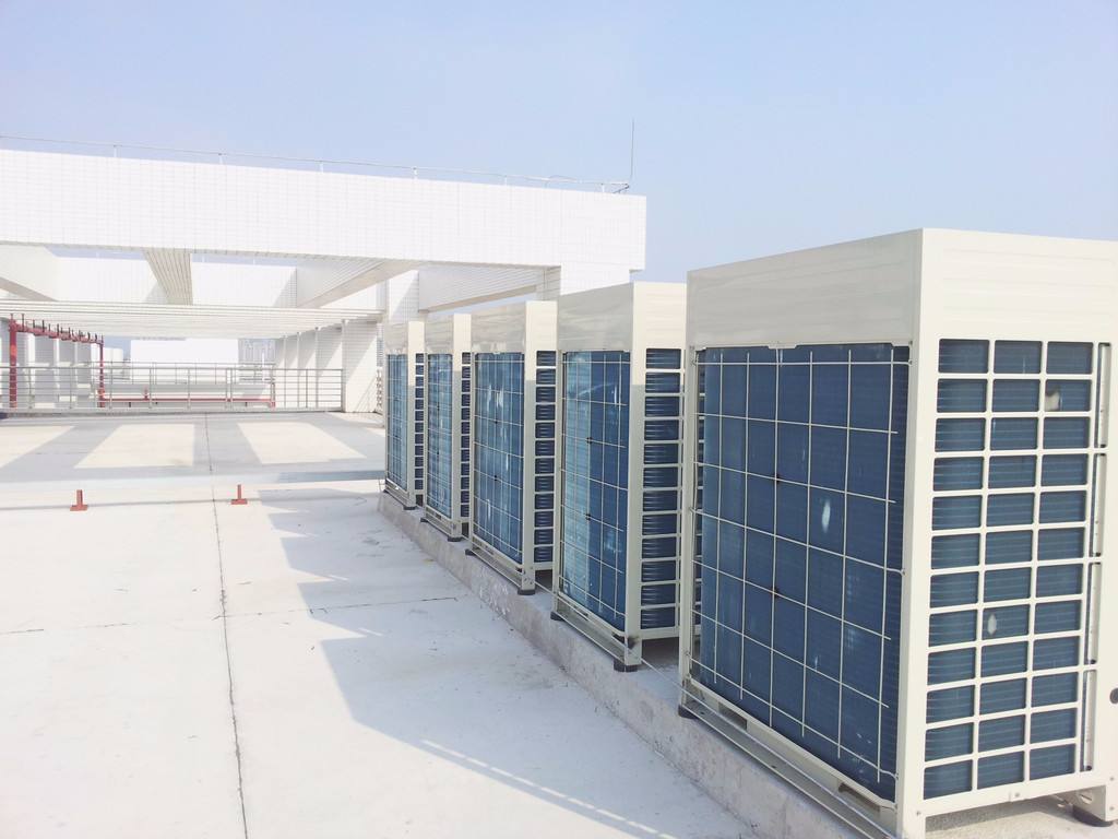 風(fēng)冷機(jī)組和水冷機(jī)組的優(yōu)缺點